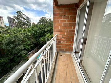 apartamento en arriendo en el poblado. Cod A776978