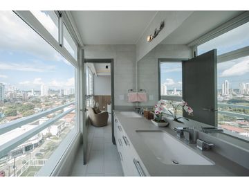 $690K ƒ MODERNO Y LUJOSO APTO. EN PH THE TOWERS