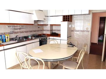 Venta Casa 8 Ambientes - San Andrés Golf