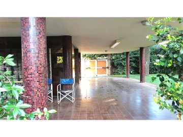 Venta Casa 8 Ambientes - San Andrés Golf