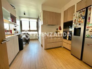 Rooftop en venta de 4 dorm. Lo Barnechea Portal la Dehesa