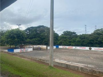 VENDO FINCA CON PISTA DE LAZO EN SANTA RITA