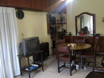 Casa Amplia Americana, Paso del Rey Sur Moreno.-