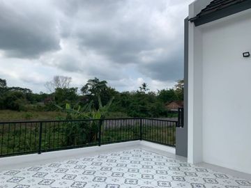 MURAH! RUMAH MURAH 2 LANTAI DI MAGUWOHARJO 800 JUTA DEKAT BUDI MULIA 2
