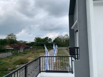 MURAH! RUMAH MURAH 2 LANTAI DI MAGUWOHARJO 800 JUTA DEKAT BUDI MULIA 2