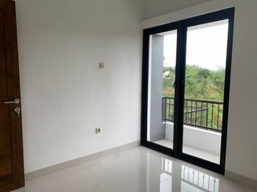 MURAH! RUMAH MURAH 2 LANTAI DI MAGUWOHARJO 800 JUTA DEKAT BUDI MULIA 2