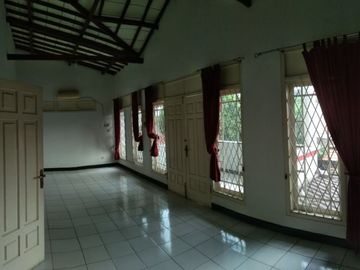 Rumah diJual di Kebayoran Lama, Jkt Selatan.Dekat Stasiun KA