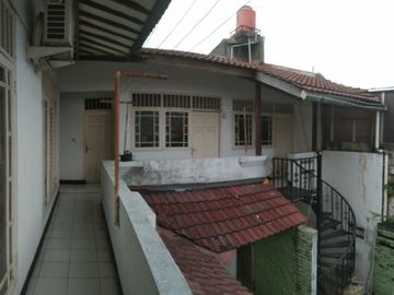 Rumah diJual di Kebayoran Lama, Jkt Selatan.Dekat Stasiun KA