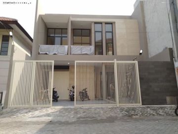 Rumah dekat jalan Raya Panjang Jiwo (UBAYA) NEW, MINIMALIS