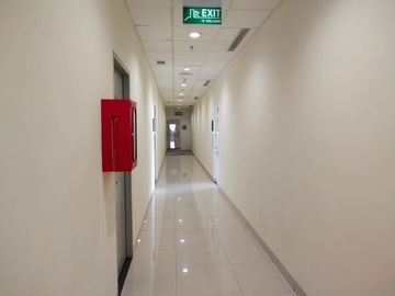 Dijual/Disewa 2 Unit Kantor Puri Indah Financial Tower Jakarta Barat - Posisi Gandeng Murah Harga di Bawah Pasaran