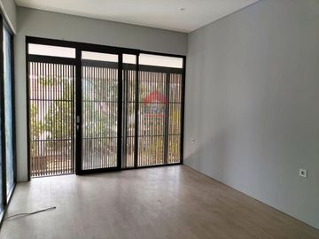 rumah baru 2 lantai minimalis modern singgasana Bandung