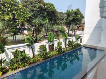 Dijual Rumah Hook Brandnew Samping Taman Dengan Kolam Renang
