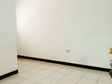 Di Sewakan Rumah Siap Huni 4 Kamar Cocok Untuk Kantor di Jl. Turangga Bandung