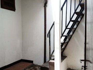 Di Sewakan Rumah Siap Huni 4 Kamar Cocok Untuk Kantor di Jl. Turangga Bandung