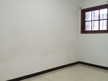 Di Sewakan Rumah Siap Huni 4 Kamar Cocok Untuk Kantor di Jl. Turangga Bandung