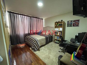 Ubicación: Urb. Prolongación Benavides Av. Las Nazarenas 279, 5to piso, Santiago de Surco
Área total: 113.21m²
Mantenimiento: S/. 130.00 a S/150.00
