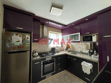 Ubicación: Urb. Prolongación Benavides Av. Las Nazarenas 279, 5to piso, Santiago de Surco
Área total: 113.21m²
Mantenimiento: S/. 130.00 a S/150.00