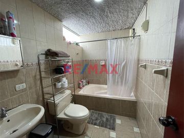 Ubicación: Urb. Prolongación Benavides Av. Las Nazarenas 279, 5to piso, Santiago de Surco
Área total: 113.21m²
Mantenimiento: S/. 130.00 a S/150.00