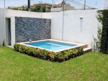 Venta de Casa atrás UEES Samborondon - Vía Samborondón Primeros kilómetros - C021