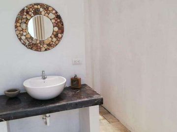 Venta de Casa atrás UEES Samborondon - Vía Samborondón Primeros kilómetros - C021
