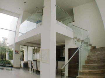 Venta de Casa atrás UEES Samborondon - Vía Samborondón Primeros kilómetros - C021