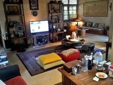 DIJUAL RUMAH 1 LT DGN BANGUNAN UTAMA DAN PAVILIUN, SEMI FURNISHED DI PANGKALAN JATI BARU