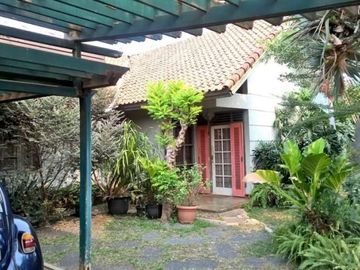 DIJUAL RUMAH 1 LT DGN BANGUNAN UTAMA DAN PAVILIUN, SEMI FURNISHED DI PANGKALAN JATI BARU