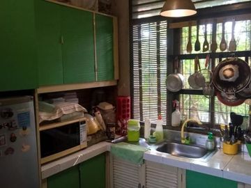 DIJUAL RUMAH 1 LT DGN BANGUNAN UTAMA DAN PAVILIUN, SEMI FURNISHED DI PANGKALAN JATI BARU