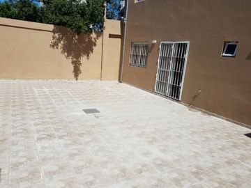 Departamento al frente y contra frente a estrenar.