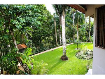 SE VENDE MANSION EN LAS CUMBRES 5172DM