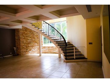 SE VENDE MANSION EN LAS CUMBRES 5172DM