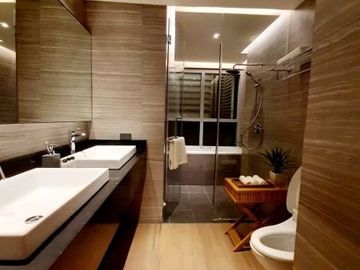 THE SEASONS RESIDENCES NEAR UPTOWN MALL BGC