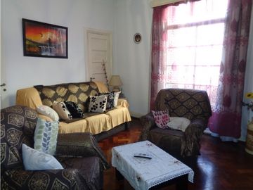 PISO DE 4 AMBIENTES AL FRENTE C/BALCON.C. DE LOS POZOS 200