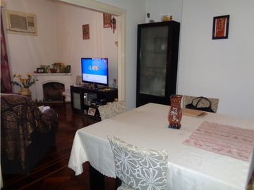 PISO DE 4 AMBIENTES AL FRENTE C/BALCON.C. DE LOS POZOS 200