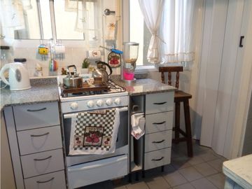 PISO DE 4 AMBIENTES AL FRENTE C/BALCON.C. DE LOS POZOS 200