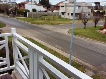 Chalet Reciclado 2 plantas - 4 amb. Caisamar