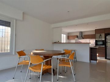Chalet Reciclado 2 plantas - 4 amb. Caisamar