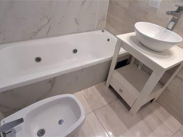 Chalet Reciclado 2 plantas - 4 amb. Caisamar