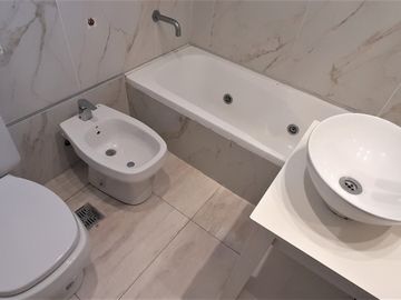 Chalet Reciclado 2 plantas - 4 amb. Caisamar