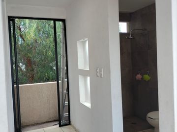 Excelente Casa en Venta en Av. Dalias