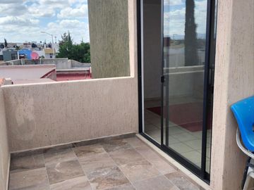 Excelente Casa en Venta en Av. Dalias