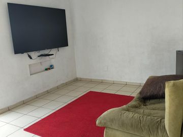 Excelente Casa en Venta en Av. Dalias