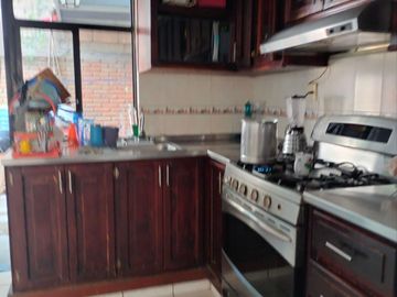 Excelente Casa en Venta en Av. Dalias