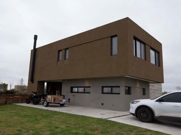 Casa en Venta en Puertos - Barrio Acacias