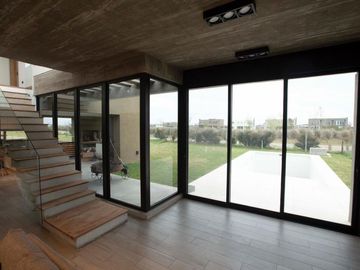 Casa en Venta en Puertos - Barrio Acacias
