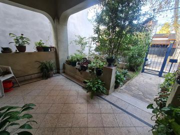 Casa de estilo totalmente reciclada  - Olivos-Vias/Maipu