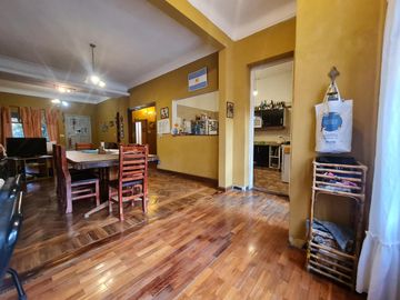 Casa de estilo totalmente reciclada  - Olivos-Vias/Maipu