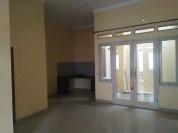 Jual Cepat! Rumah Murah Lokasi Strategis di Kukusan, Beji, Depok