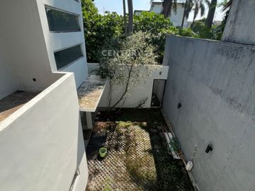 Dijual Rumah Siap Huni Dekat Pintu Tol Di Bintaro Sektor 9