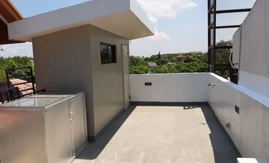 FOR SALE: 2 BR Townhouse in AFPOVAI Village, Taguig